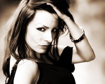 7D-035838_v2_Sepia1 Modèle Alex