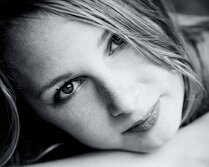 7D-093528_NB_Web Modèle Noémie
